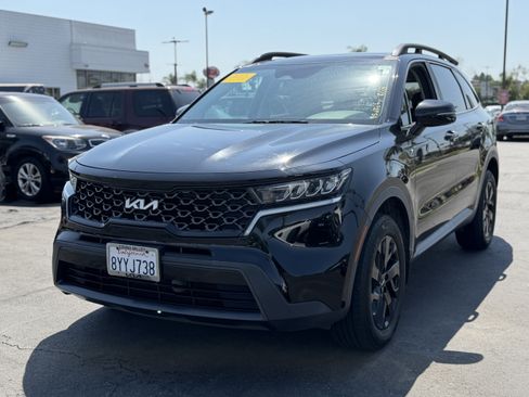 Certified 2022 Kia Sorento S w/ Panoramic Sunroof Package AWD/4WD image 4
