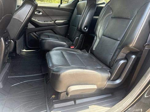Used 2021 Chevrolet Traverse Premier w/ Redline Edition FWD image 30