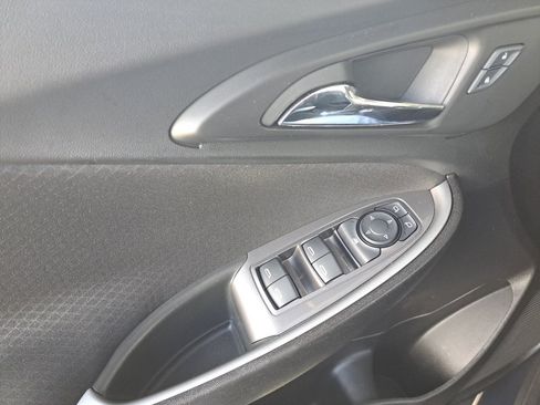 Used 2025 Chevrolet Malibu LS FWD image 32