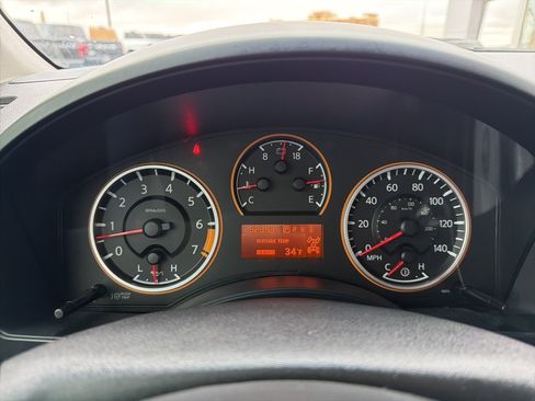 Used 2015 Nissan Titan SV w/ SV Value Truck Package image 15