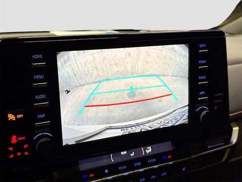 Used 2021 Toyota Sienna XSE image 14