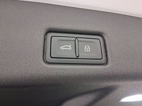 New 2025 Audi SQ5 Premium Plus image 29