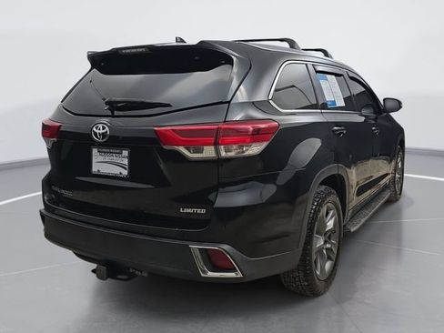 Used 2019 Toyota Highlander Limited FWD image 6