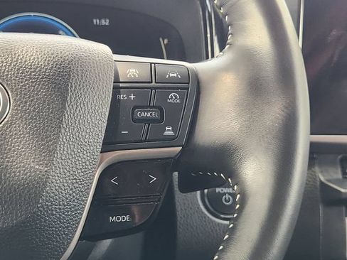 Used 2025 Toyota Camry SE FWD image 28