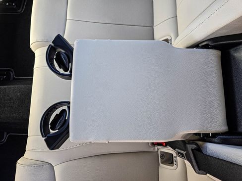 New 2025 Mercedes-Benz C 300 4MATIC Sedan image 34