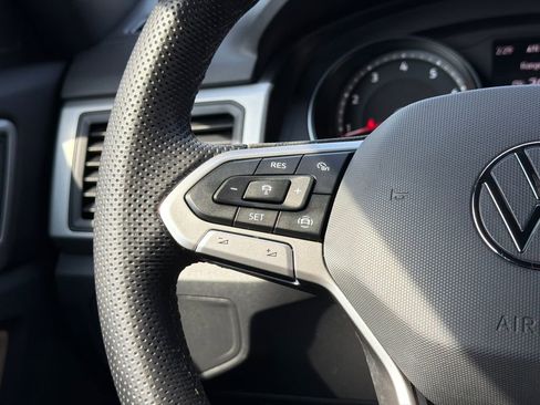 Used 2020 Volkswagen Atlas Cross Sport SE image 22