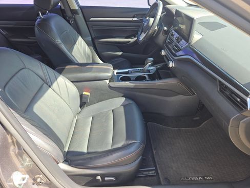 Used 2023 Nissan Altima 2.5 SR w/ SR Premium Package FWD image 27