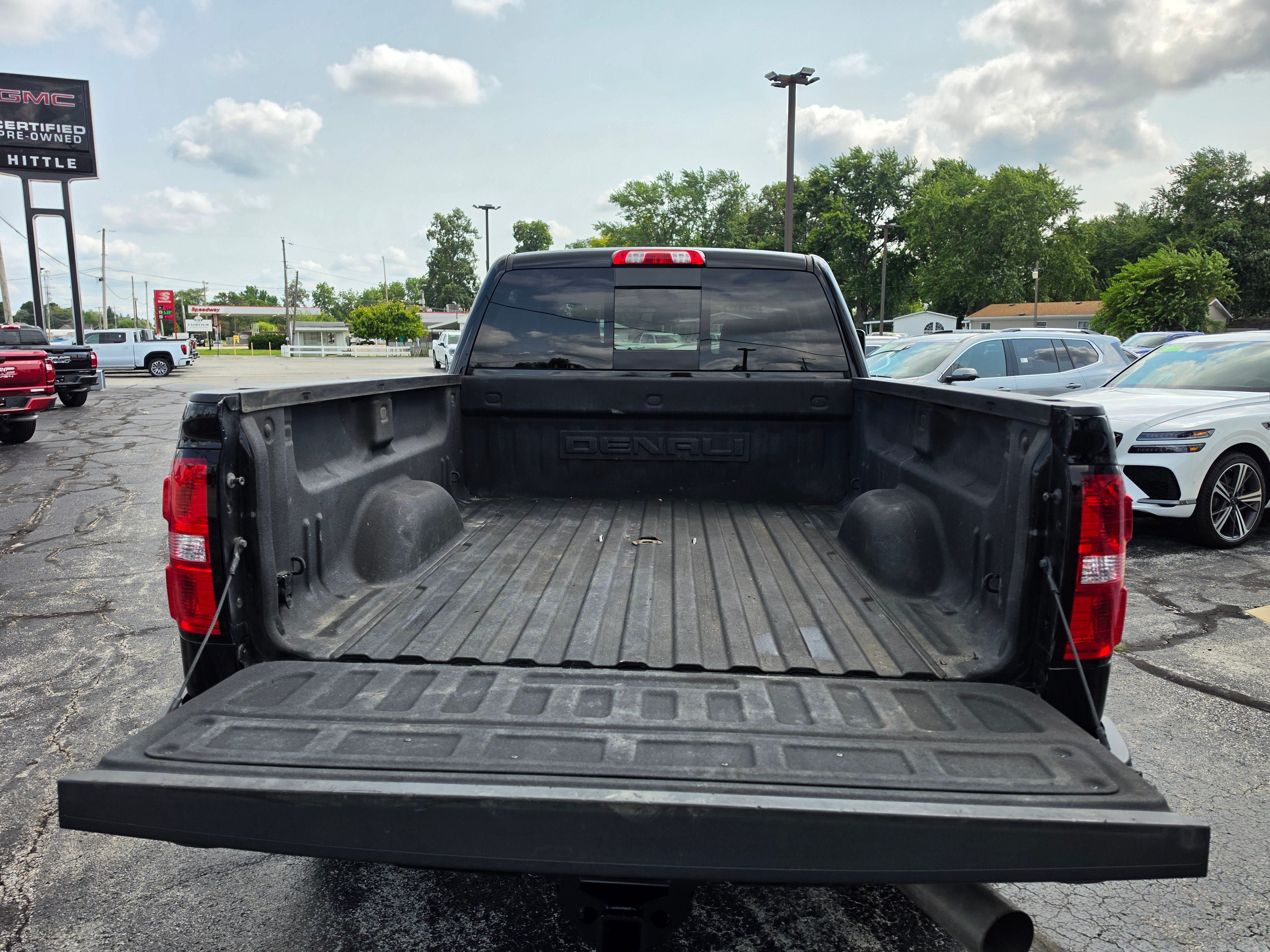 Used 2018 GMC Sierra 2500 Denali w/ Duramax Plus Package AWD/4WD image 6