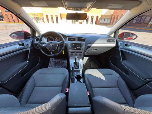 Used 2016 Volkswagen Golf S image 11