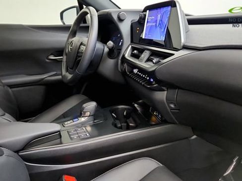 Used 2025 Lexus UX 300h FWD image 35