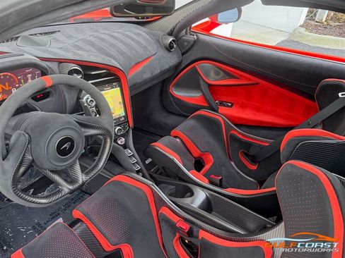 Used 2021 McLaren 765LT RWD image 15