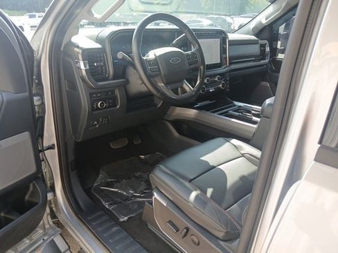 Used 2023 Ford F250 Lariat w/ Black Appearance Package image 72