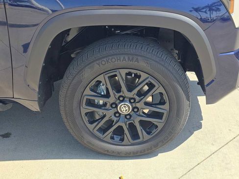 Used 2025 Toyota Tundra Limited AWD/4WD image 9