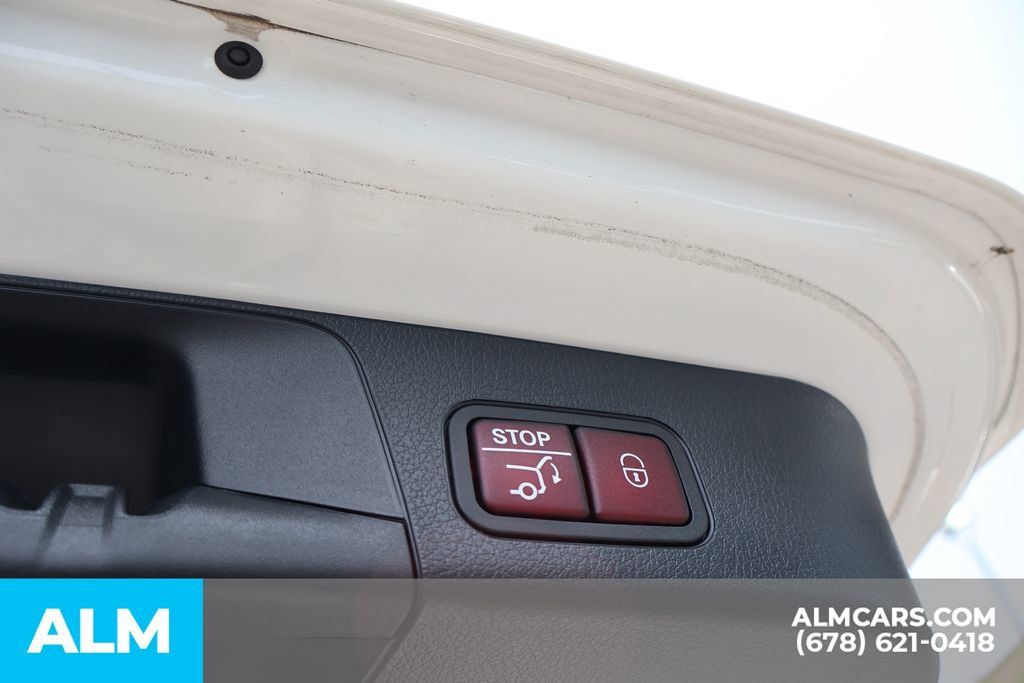 Used 2024 Mercedes-Benz GLB 250 image 23