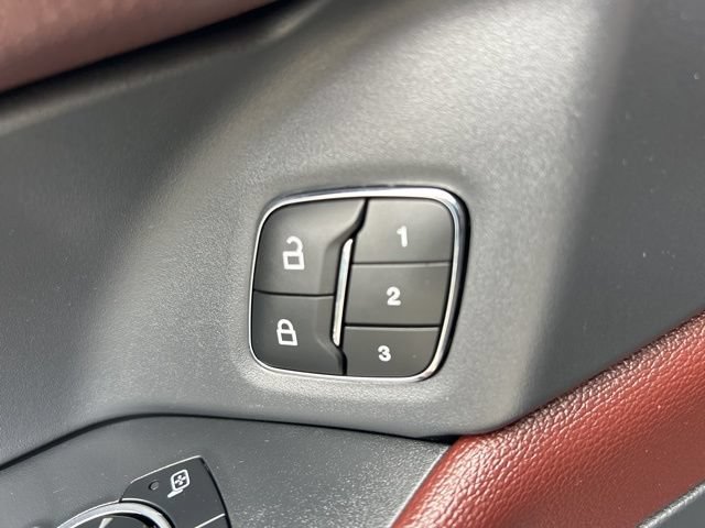 Used 2023 Ford Expedition Limited AWD/4WD image 36