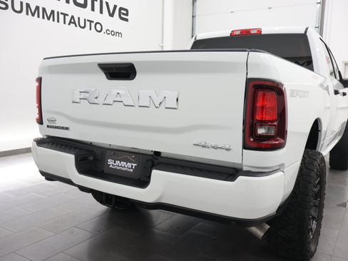 Used 2025 RAM 2500 Big Horn AWD/4WD image 27