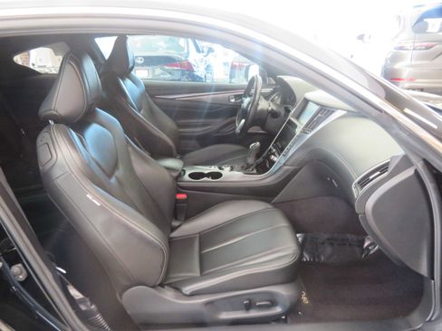 Used 2018 INFINITI Q60 3.0t Luxe image 19