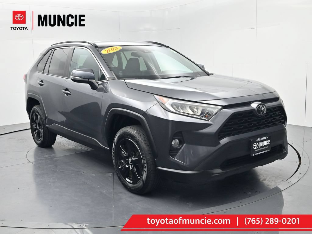 Used 2021 Toyota RAV4 XLE AWD/4WD image 1