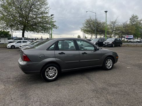 Used 2005 Ford Focus S image 3