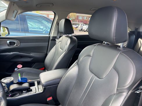 Certified 2021 Kia Sorento EX image 7