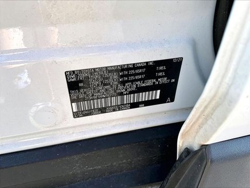 Used 2021 Toyota RAV4 LE image 30