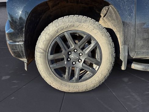 Used 2023 Chevrolet Silverado 1500 Custom image 14