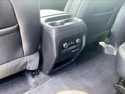 Certified 2025 Chevrolet Traverse High Country image 25