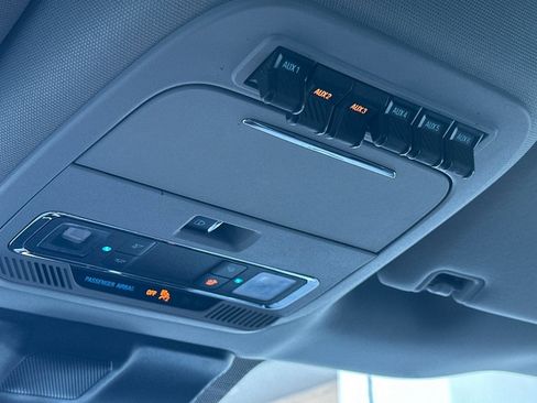 Used 2024 Ford F250 Lariat w/ Sport Appearance Package image 24