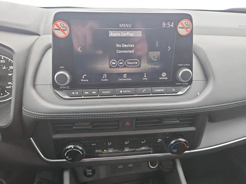 Used 2024 Nissan Rogue S image 21