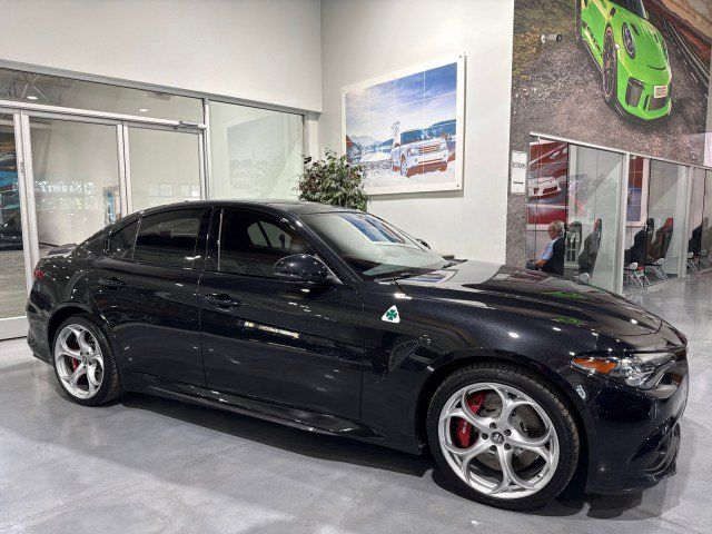 Used 2018 Alfa Romeo Giulia Quadrifoglio w/ Driver Assist Dynamic Package RWD image 29