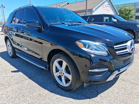 Used 2018 Mercedes-Benz GLE 350 w/ Premium 1 Package image 2