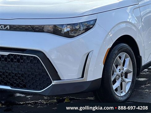 Used 2023 Kia Soul LX w/ LX Technology Package image 6