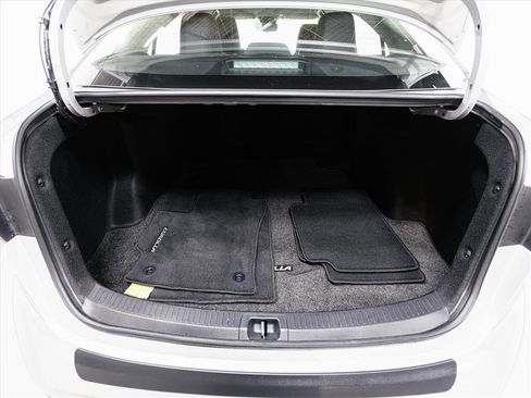 Certified 2024 Toyota Corolla LE image 10