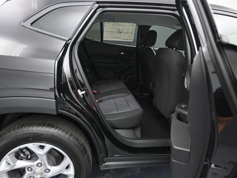 New 2026 Chevrolet Trax LS w/ LS Convenience Package FWD image 25