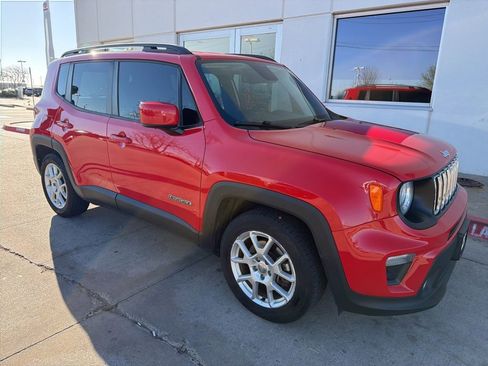Used 2020 Jeep Renegade Latitude w/ Popular Equipment Group image 1