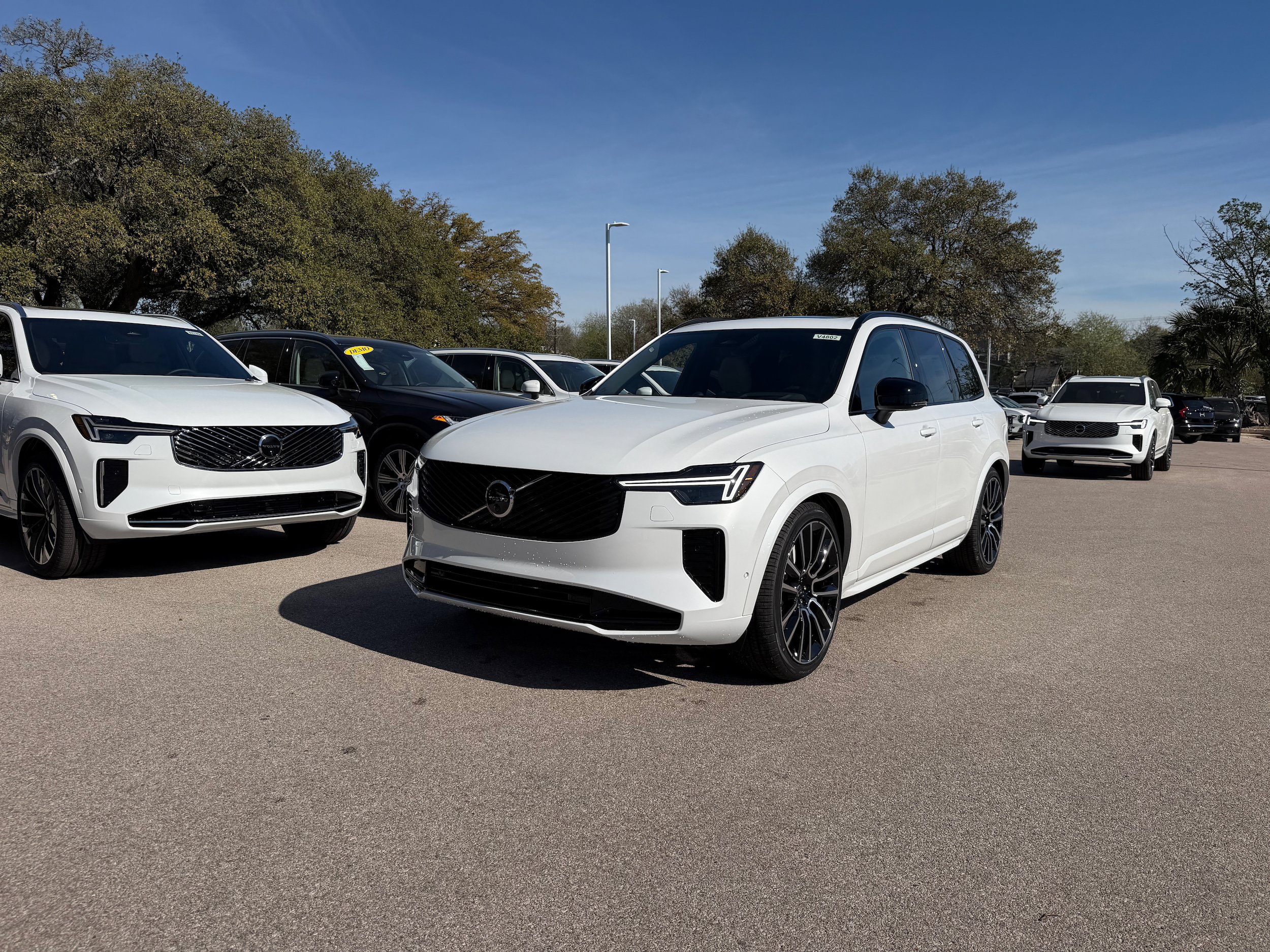 Used 2026 Volvo XC90 B6 Ultra w/ Protection Package AWD/4WD image 2