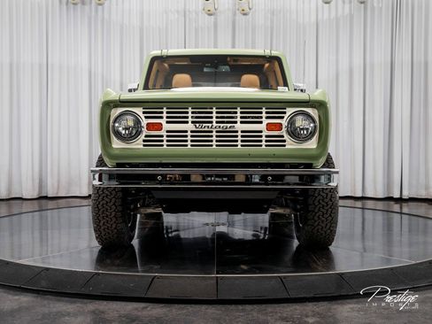 Used 2025 Ford Bronco Badlands image 7