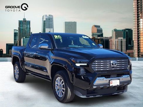 Used 2024 Toyota Tacoma Limited w/ Limited Package (LT) image 7