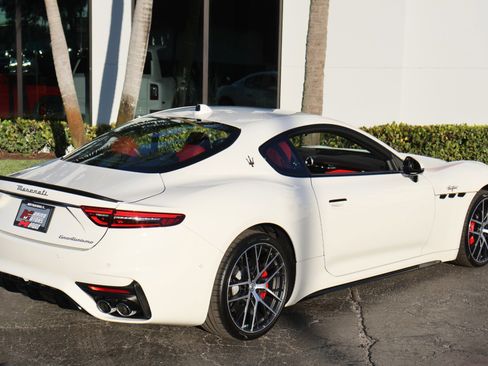 Used 2024 Maserati GranTurismo Trofeo image 25