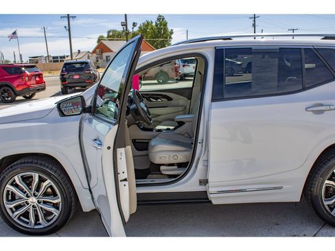 Used 2020 GMC Terrain Denali w/ Denali Premium Package AWD/4WD image 27