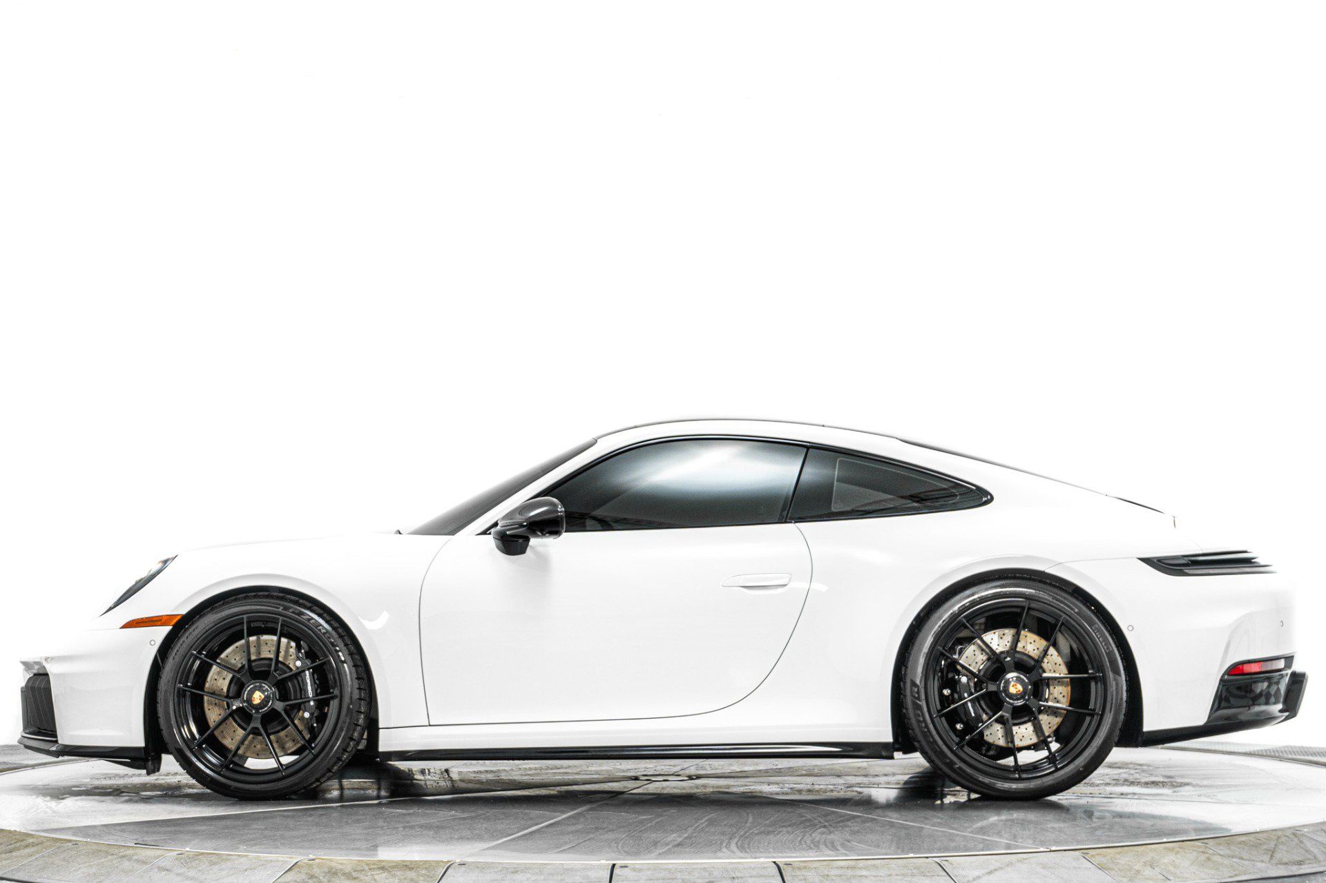 Used 2026 Porsche 911 Carrera 4 GTS AWD/4WD image 6