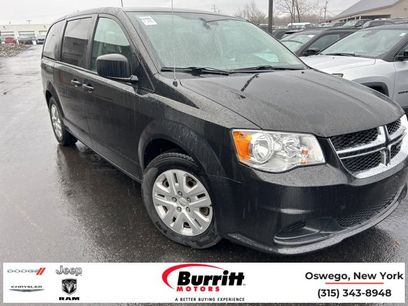 Used 2018 Dodge Grand Caravan SE w/ UConnect Hands-Free Group