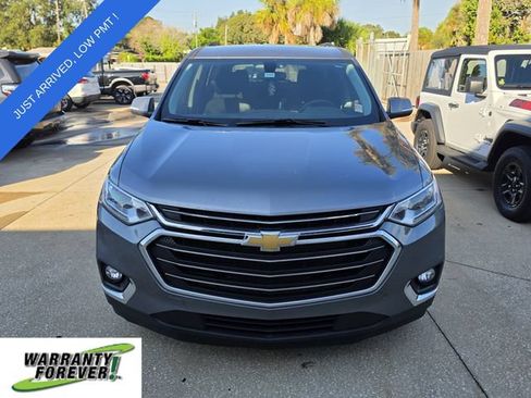 Used 2021 Chevrolet Traverse LT FWD image 2