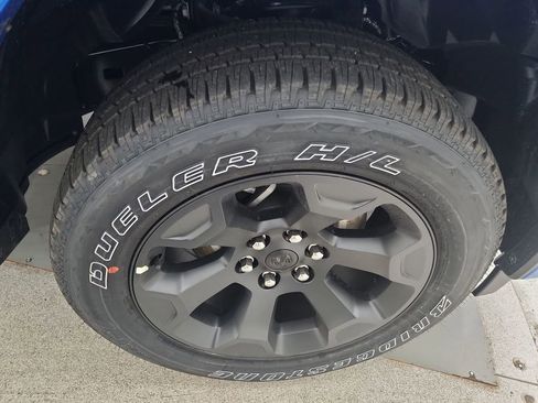 New 2026 RAM 1500 4x4 Crew Cab image 34