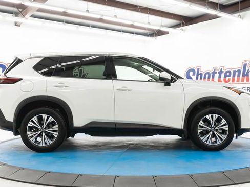 Used 2021 Nissan Rogue SV FWD image 11