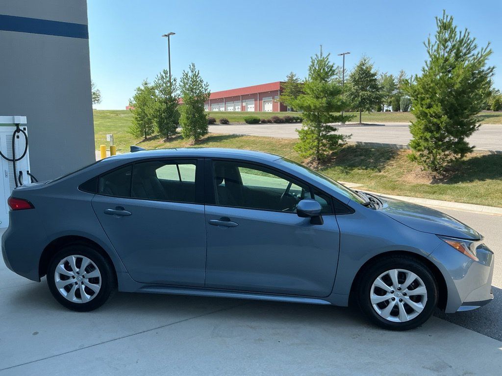 Used 2026 Toyota Corolla LE FWD image 11