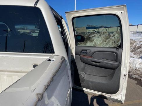 Used 2011 Chevrolet Silverado 1500 LTZ w/ LTZ White Diamond Edition image 29