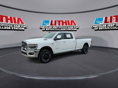 Used 2025 RAM 3500 Laramie AWD/4WD image 4