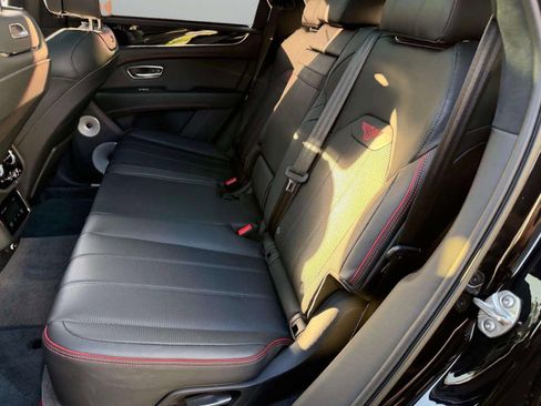 Certified 2024 Bentley Bentayga image 32