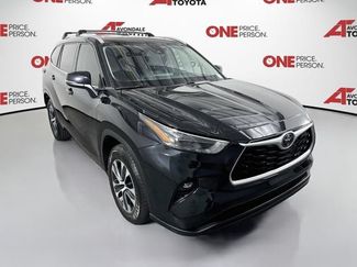 Used 2022 Toyota Highlander XLE FWD video 1